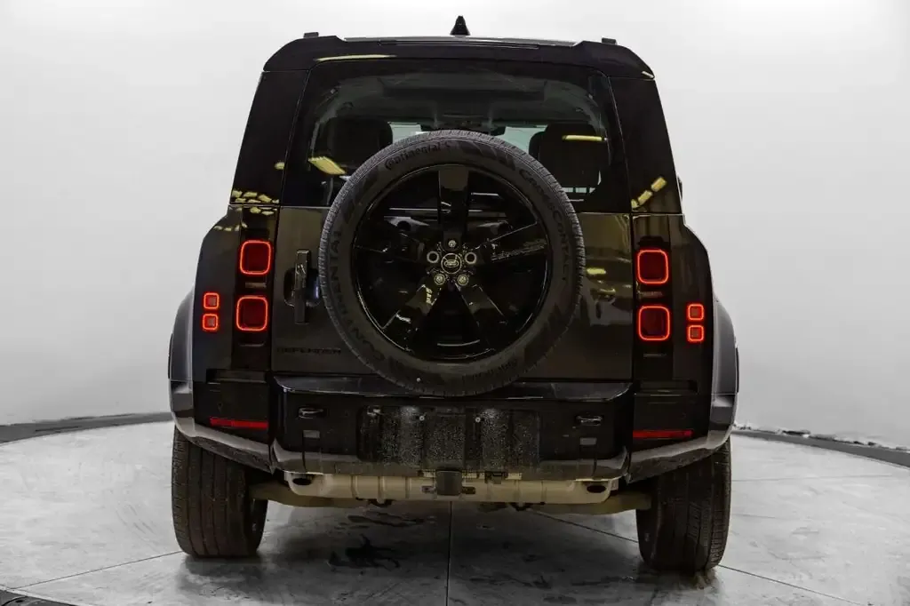 Land Rover Defender 2025 photo 5