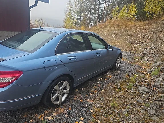 Mercedes-Benz C220 D 2009 photo 4