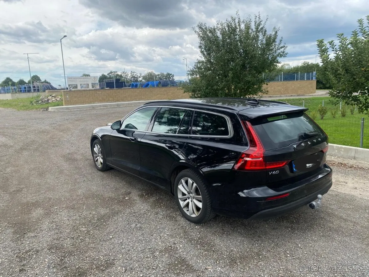 Volvo V60 2024 photo 3