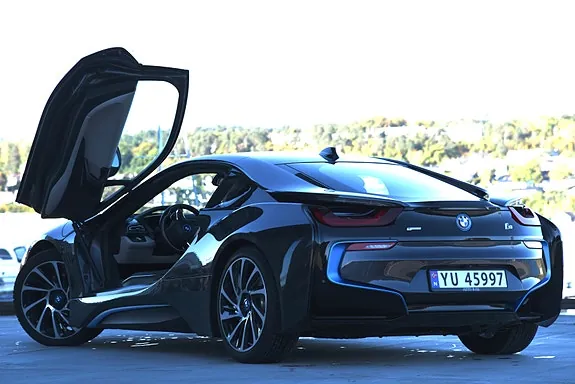 BMW I8