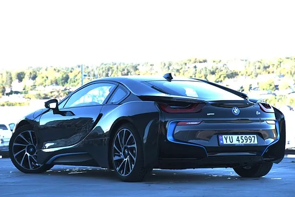 BMW I8 2015 photo 2