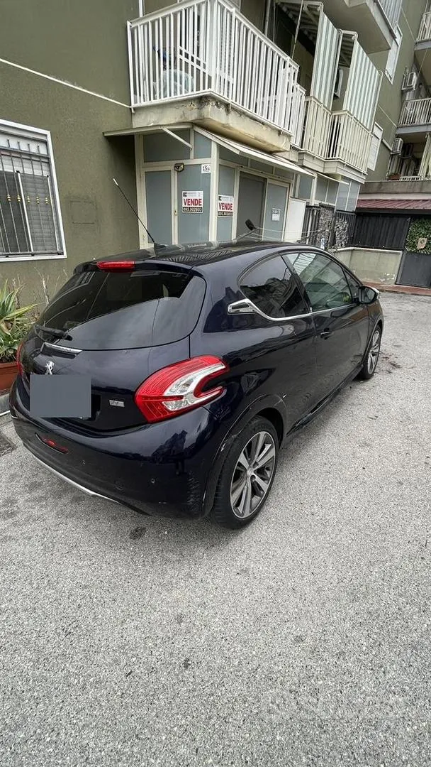 Peugeot 208 2013 photo 3