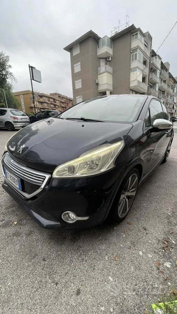 Peugeot 208 2013 photo 2