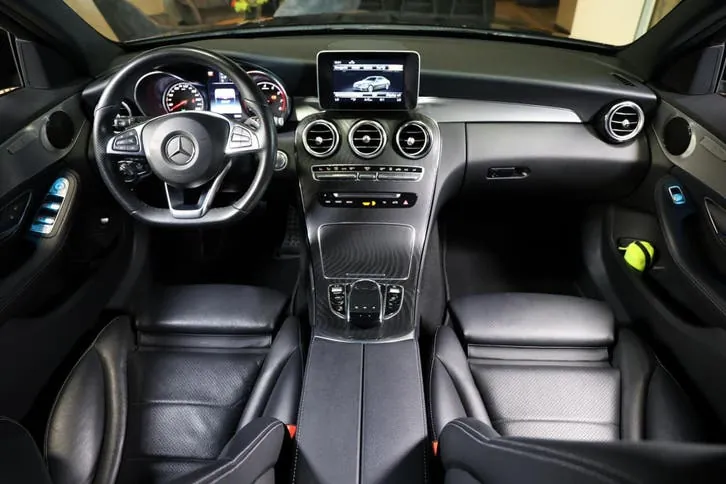 Mercedes-Benz C-Class 2018 photo 2