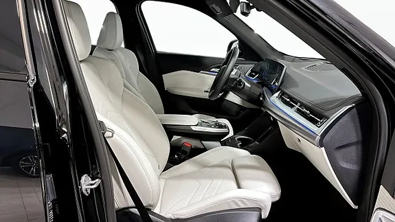 BMW Ix1 2026 photo 3