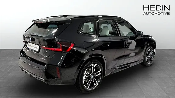 BMW Ix1 2026 photo 2