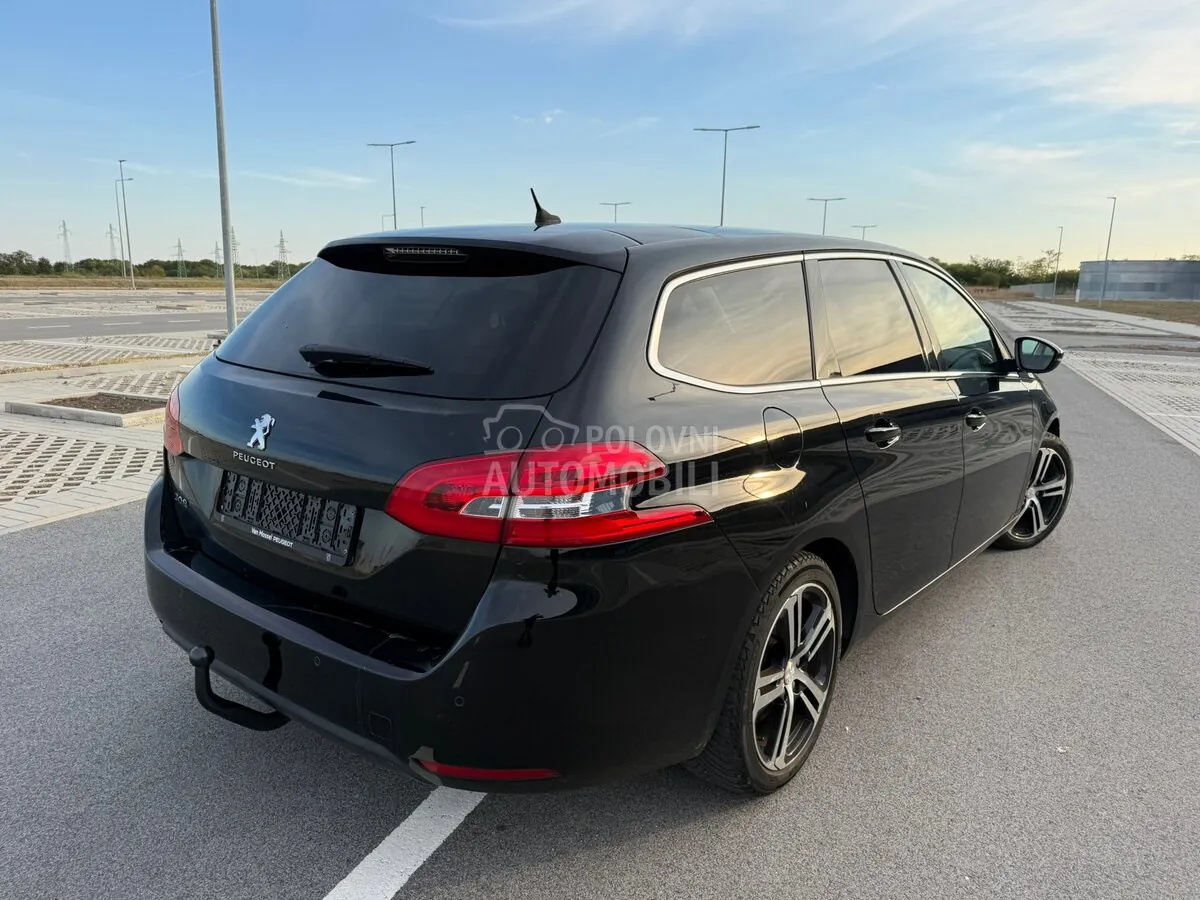 Peugeot 308 2015 photo 2