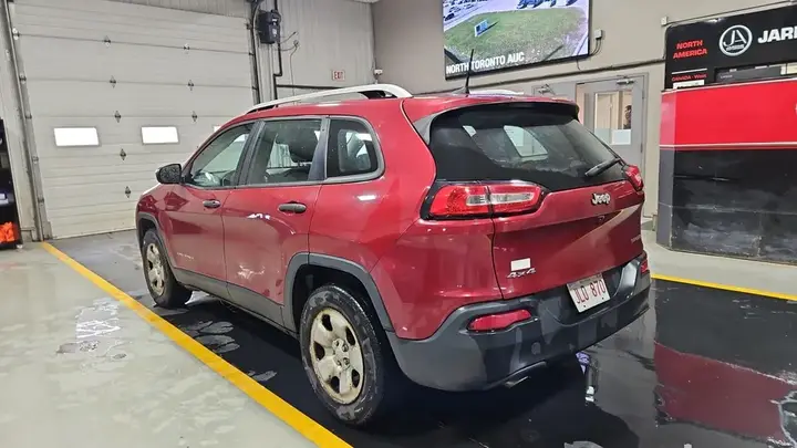 Jeep Cherokee 2016 photo 3