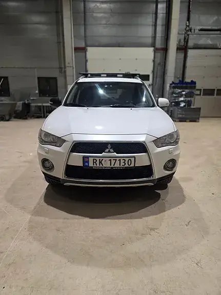 Mitsubishi Outlander 2010 photo 2