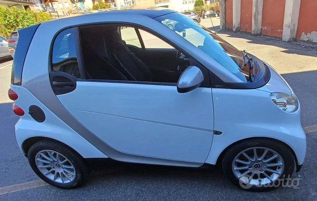 Smart Fortwo 2008 photo 2