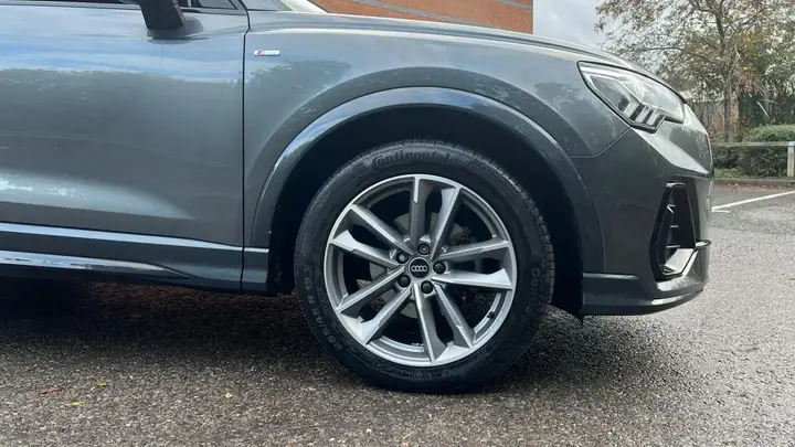 Audi Q3 2023 photo 5