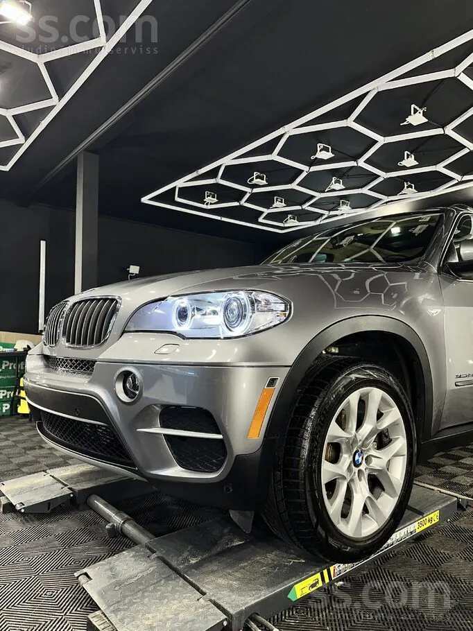 BMW X5 2012 photo 2