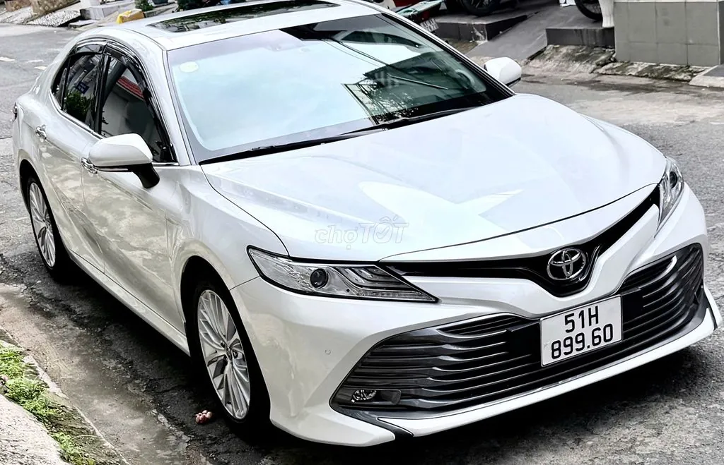 Toyota Camry 2021 photo 2