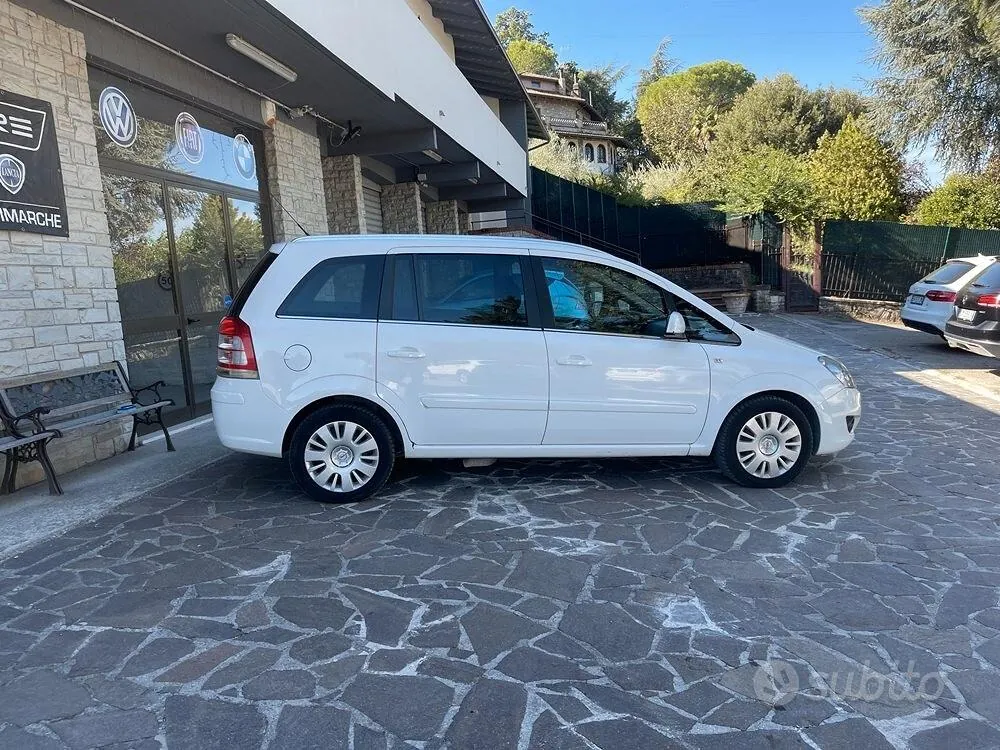 Opel Zafira 2012 photo 3