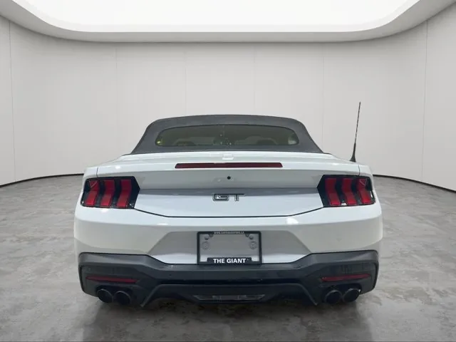 Ford Mustang 2026 photo 4