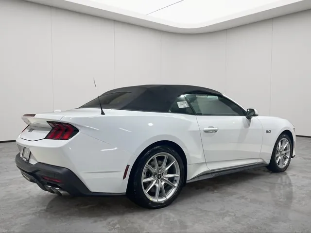 Ford Mustang 2026 photo 3