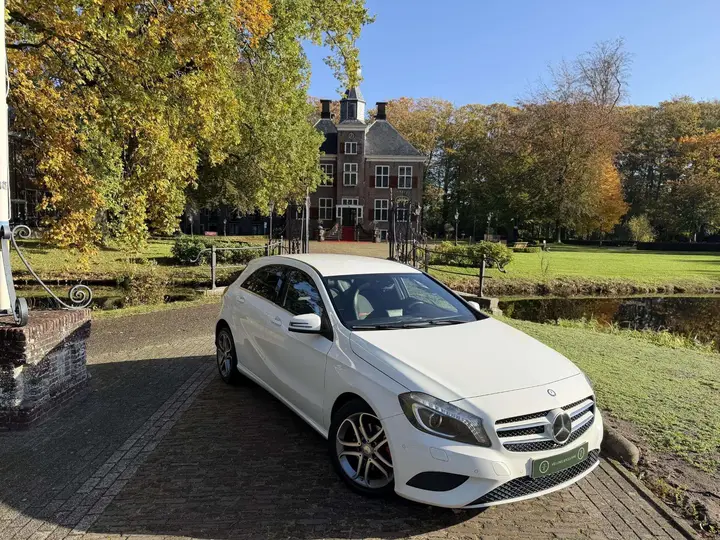 Mercedes-Benz A 180 2015 photo 4