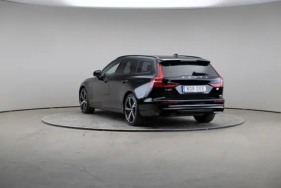 Volvo V60 2023 photo 2