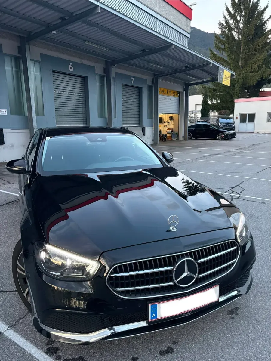 Mercedes-Benz E-Class 2023 photo 2