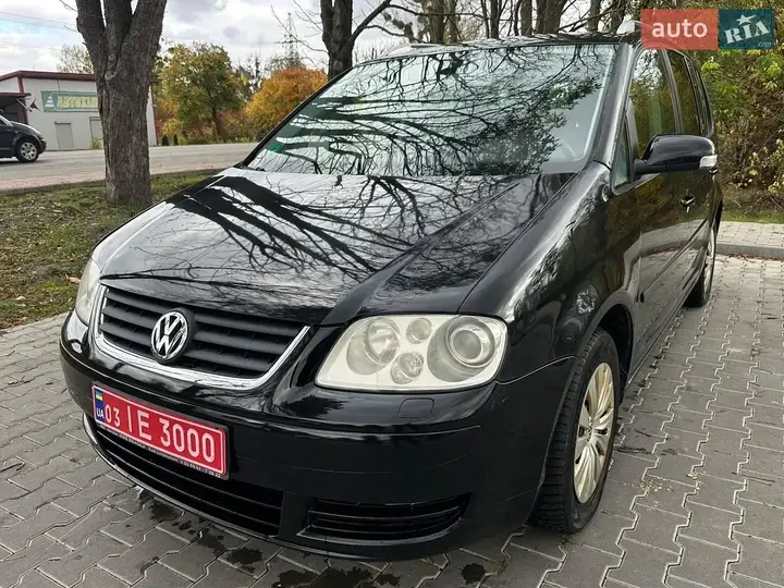 Volkswagen Touran 2006 photo 2