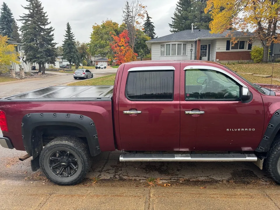 Chevrolet Silverado 1500 2013 photo 2