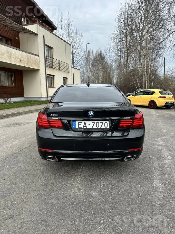 BMW 740 2014 photo 4