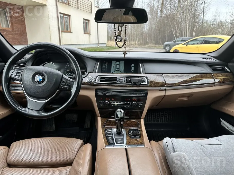 BMW 740 2014 photo 5