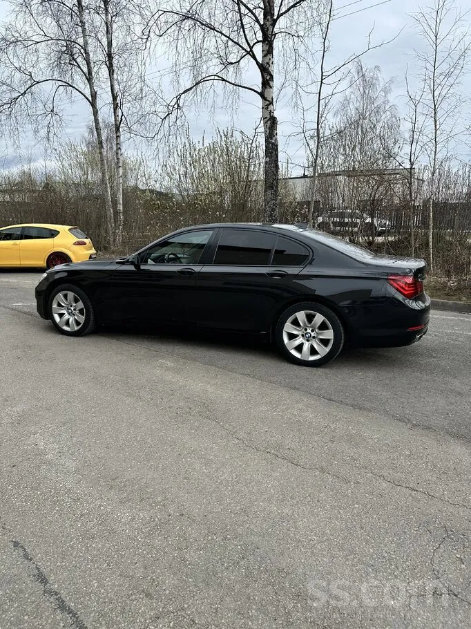 BMW 740 2014 photo 3