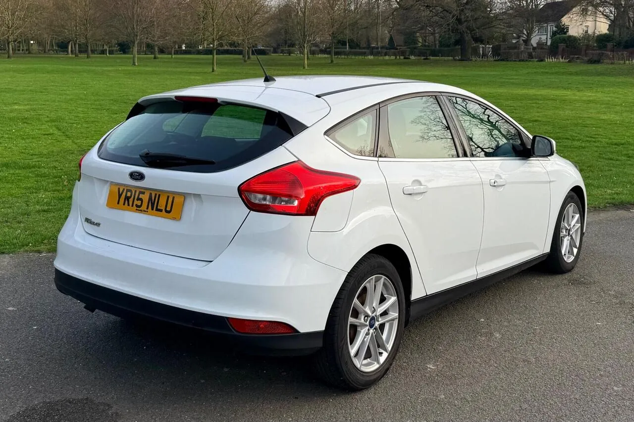 Ford Focus 2015 photo 2