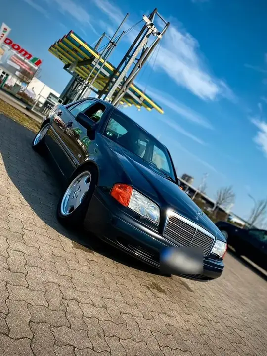 Mercedes-Benz C180