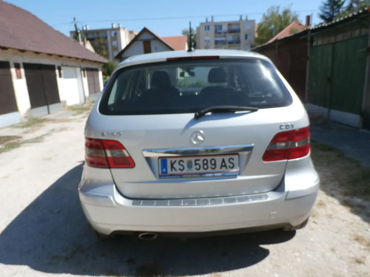 Mercedes-Benz B-Class 2009 photo 3