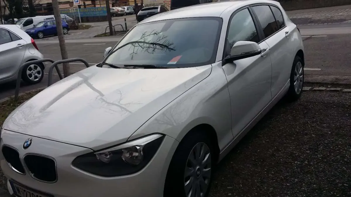 BMW 1 Series 2012 photo 2