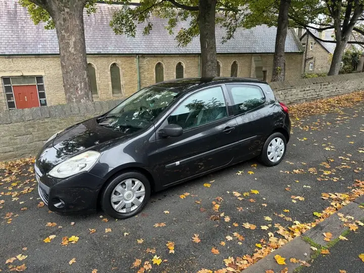 Renault Clio 2011 photo 4