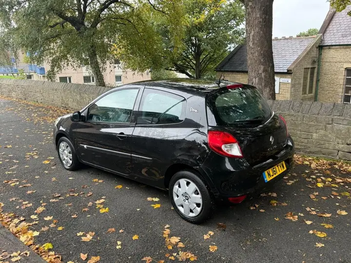 Renault Clio 2011 photo 5