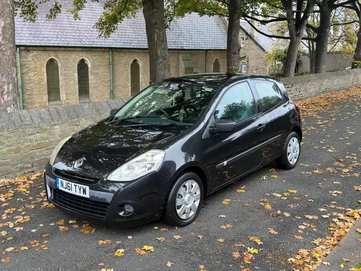 Renault Clio 2011 photo 3