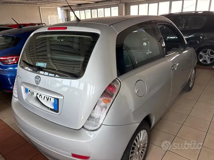 Lancia Ypsilon