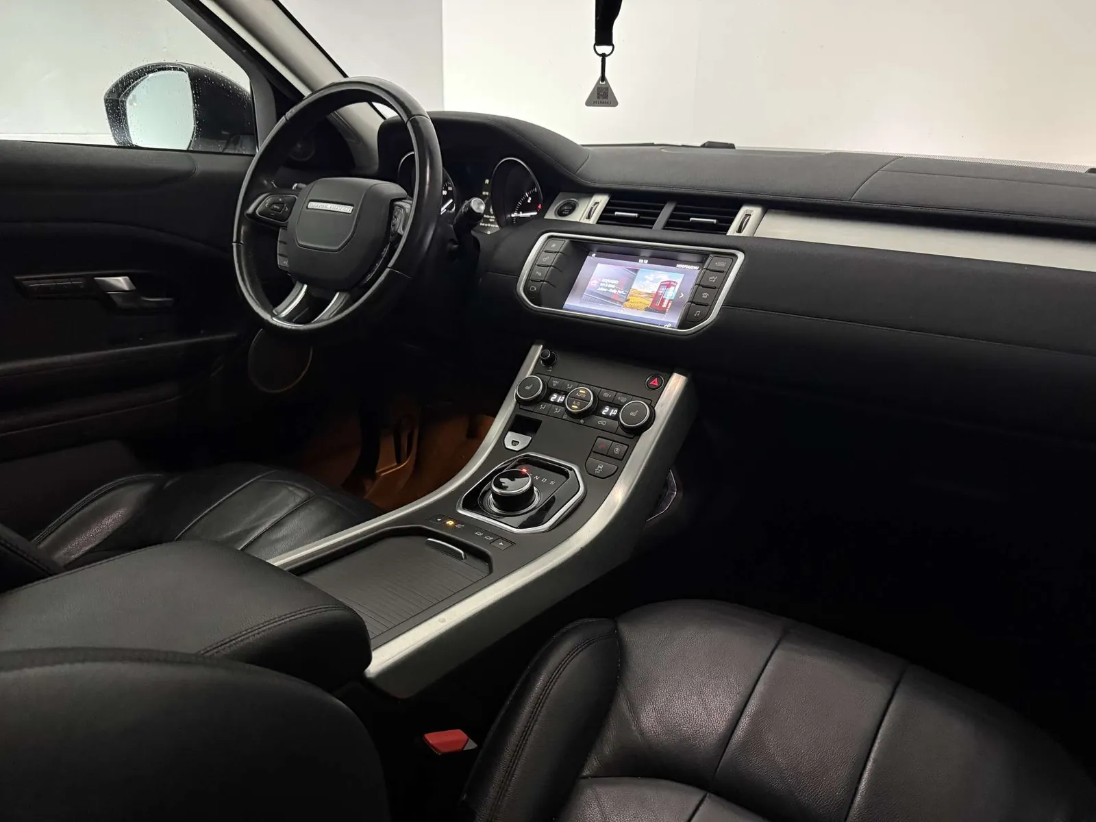 Land Rover Range Rover Evoque 2018 photo 4