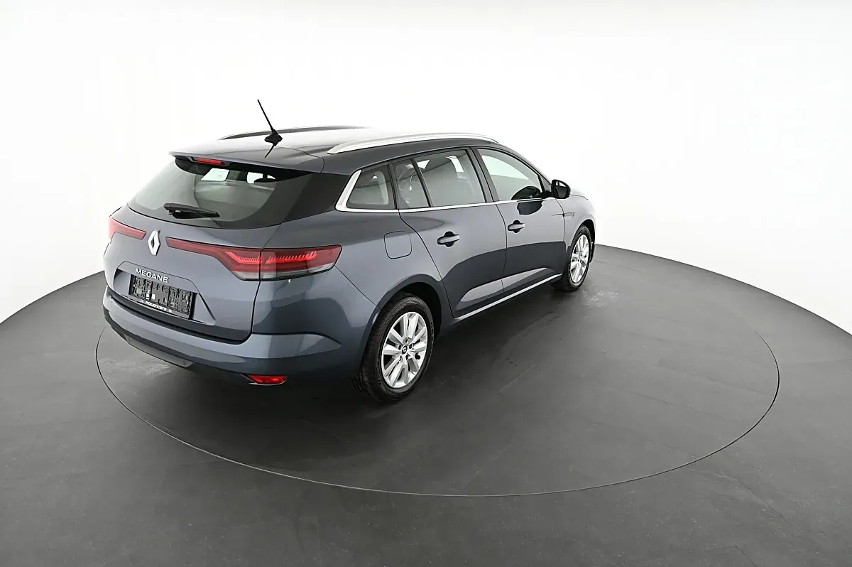 Renault Megane 2022 photo 2