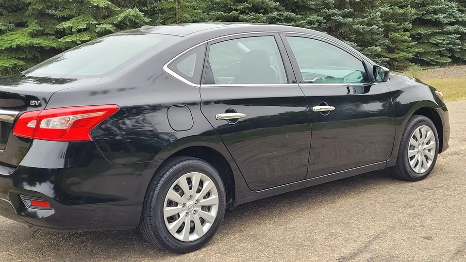 Nissan Sentra 2018 photo 3
