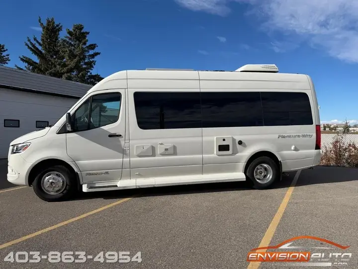 Mercedes-Benz Sprinter 2023 photo 2