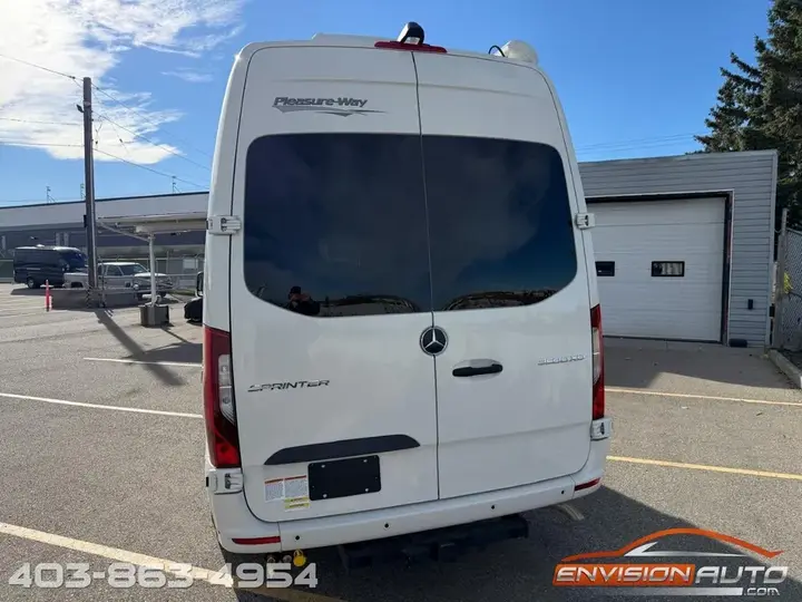 Mercedes-Benz Sprinter 2023 photo 4