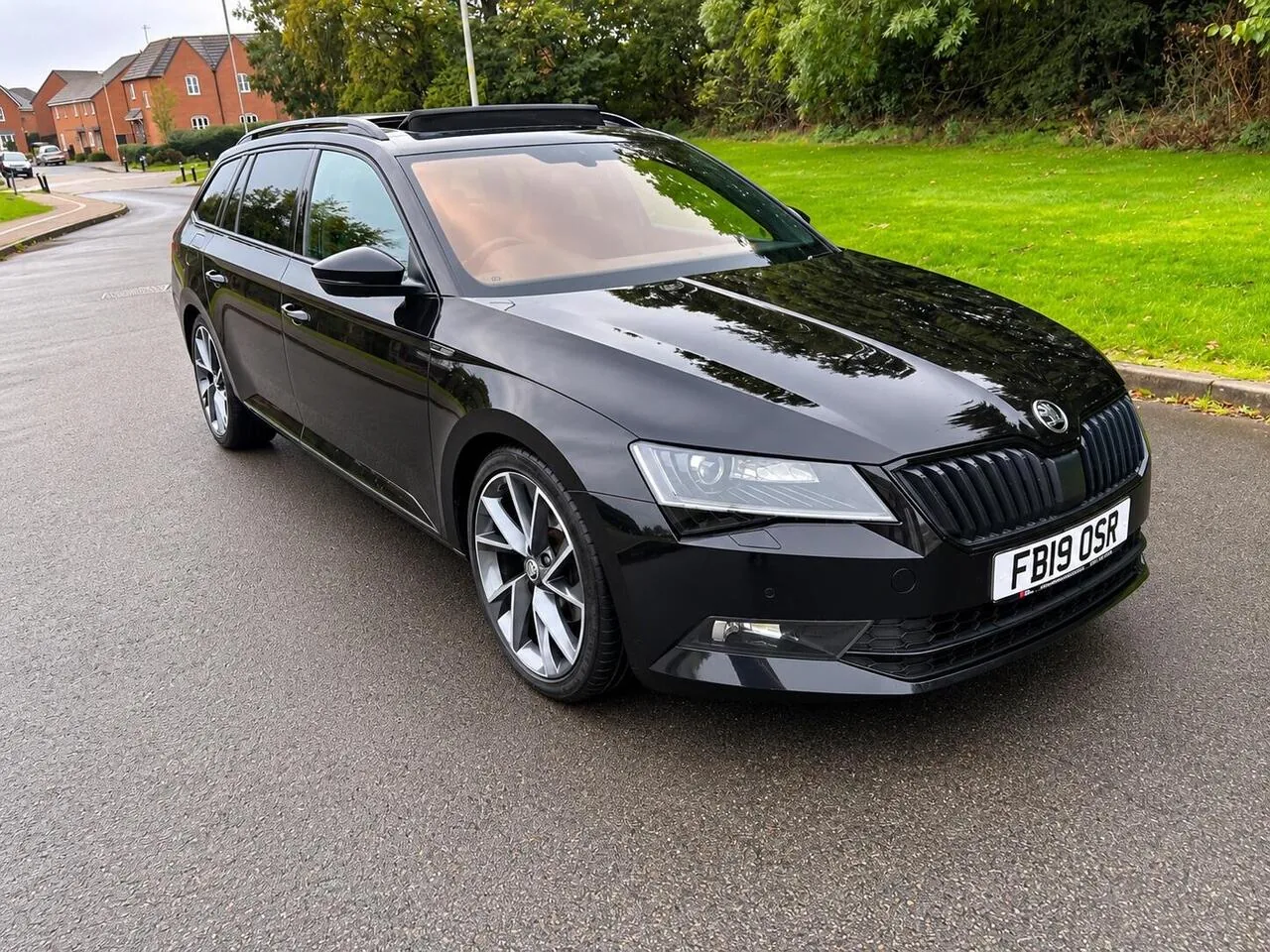 Skoda Superb 2019 photo 2