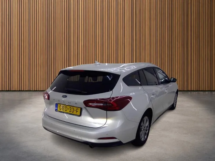 Ford Focus 2024 photo 2