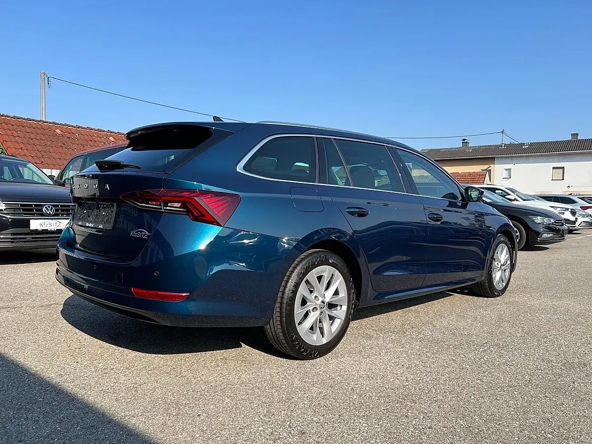 Skoda Octavia 2023 photo 3