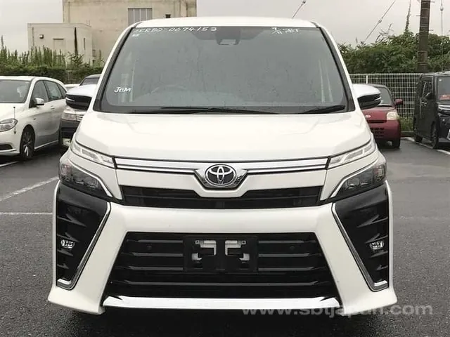 Toyota Voxy 2021 photo 5