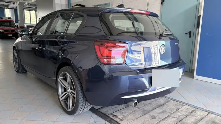 BMW 118D 2011 photo 2