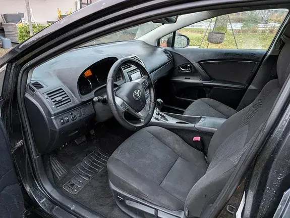 Toyota Avensis 2011 photo 5