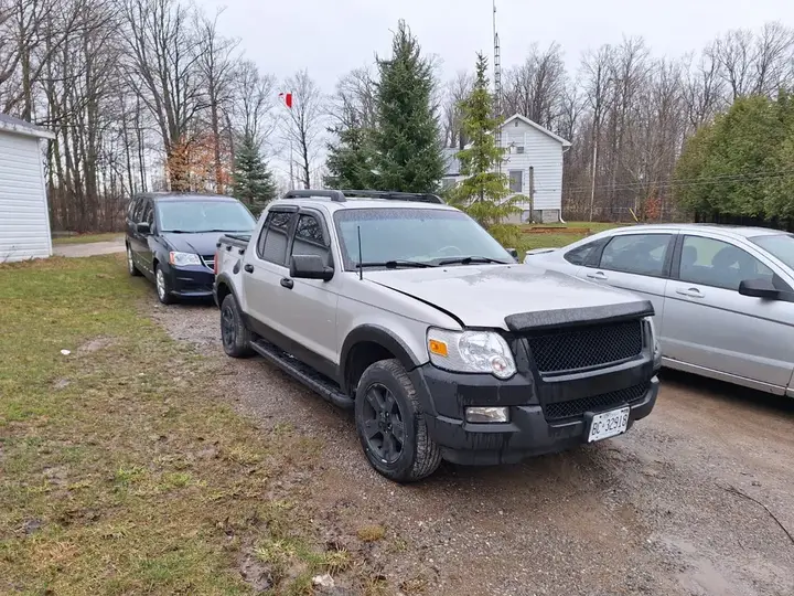 Ford Explorer Sport Trac