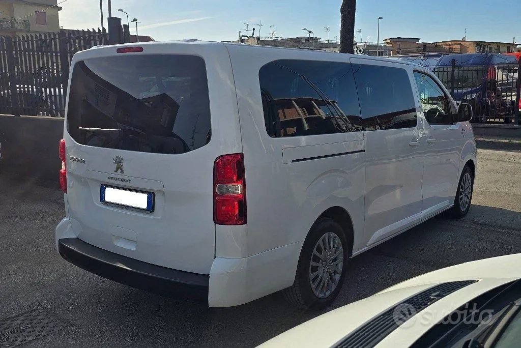 Peugeot Traveller 2021 photo 3