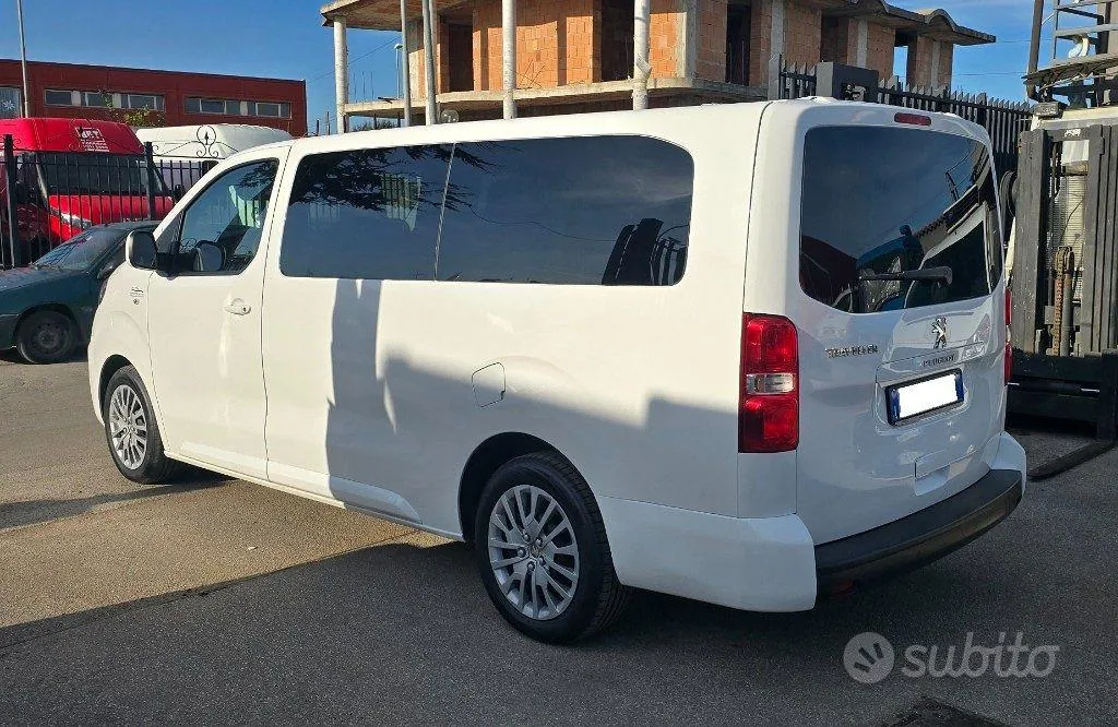 Peugeot Traveller 2021 photo 4